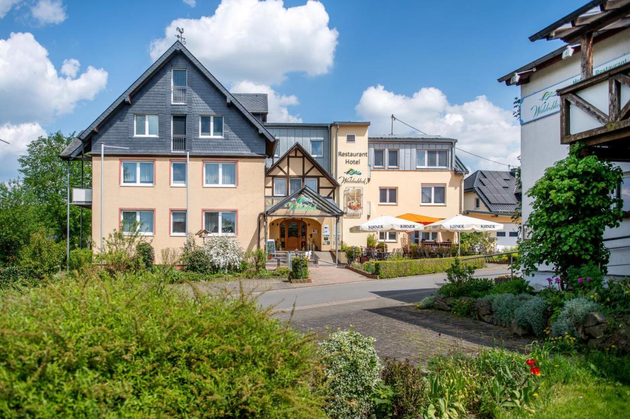 Waldesblick, Hotel-Restaurant Лар Экстерьер фото