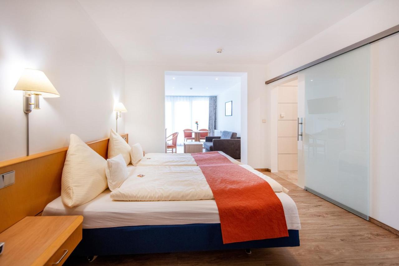 Waldesblick, Hotel-Restaurant Лар Экстерьер фото