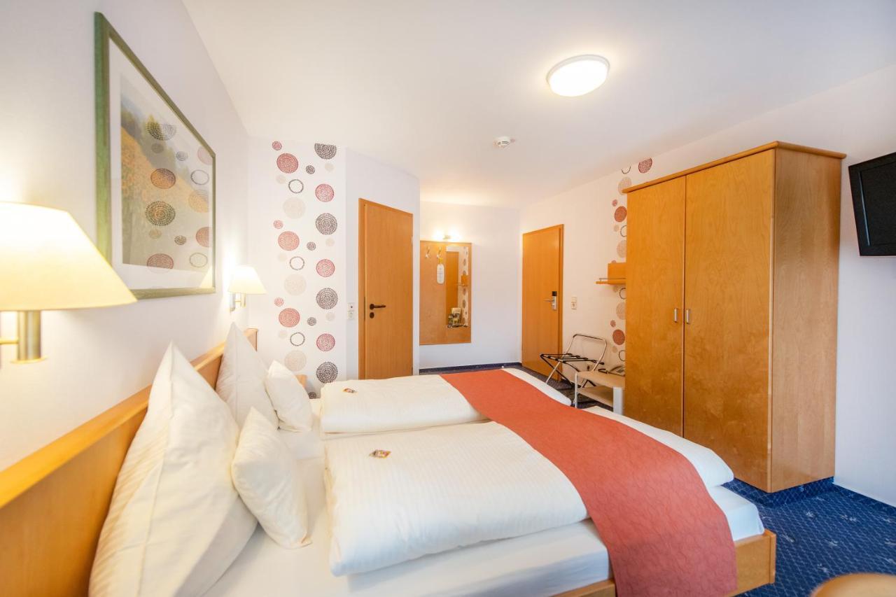 Waldesblick, Hotel-Restaurant Лар Номер фото