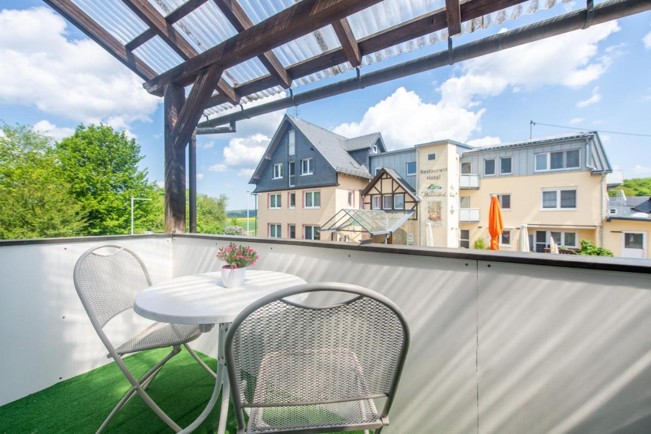 Waldesblick, Hotel-Restaurant Лар Экстерьер фото