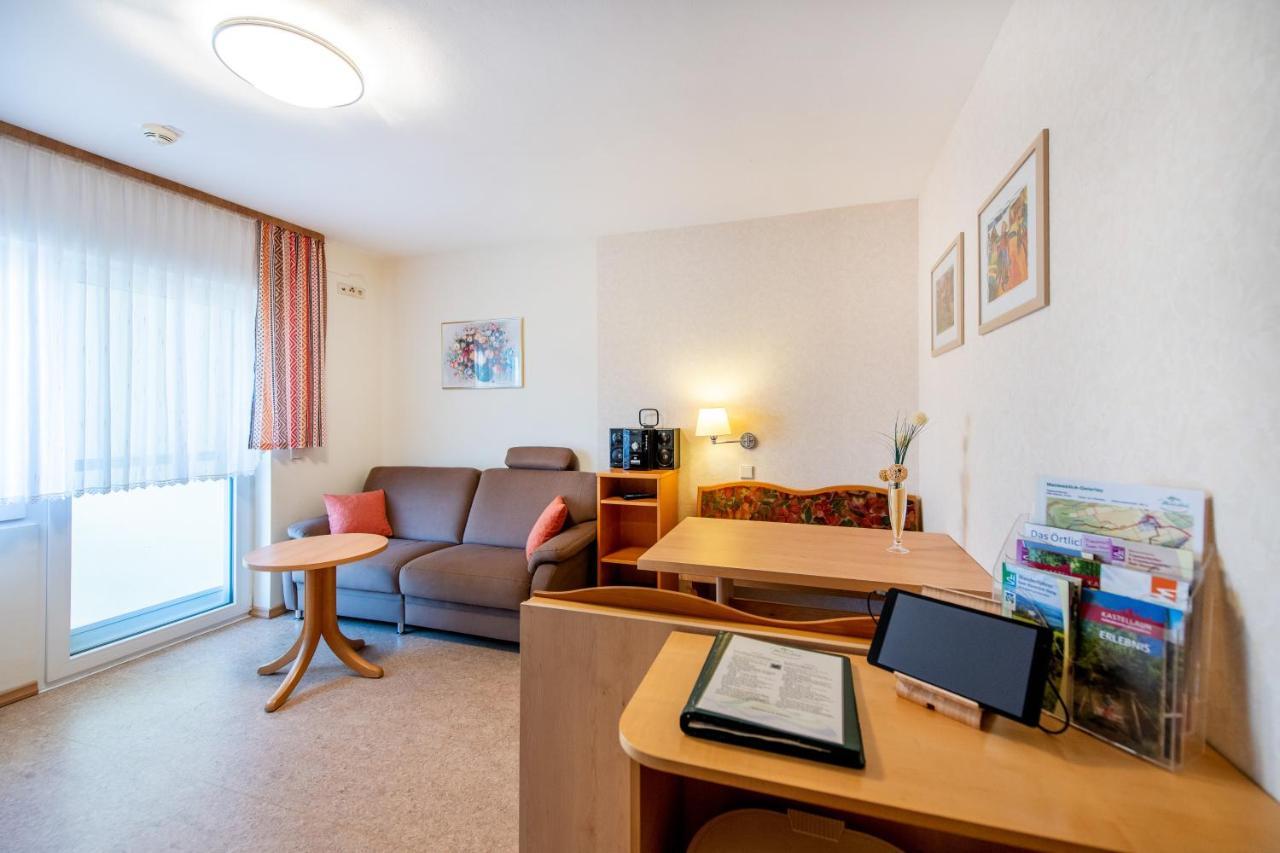 Waldesblick, Hotel-Restaurant Лар Номер фото