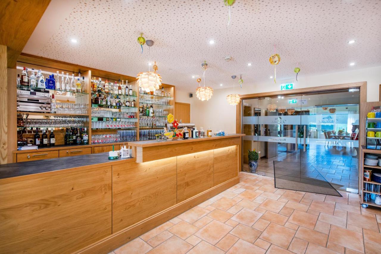 Waldesblick, Hotel-Restaurant Лар Экстерьер фото