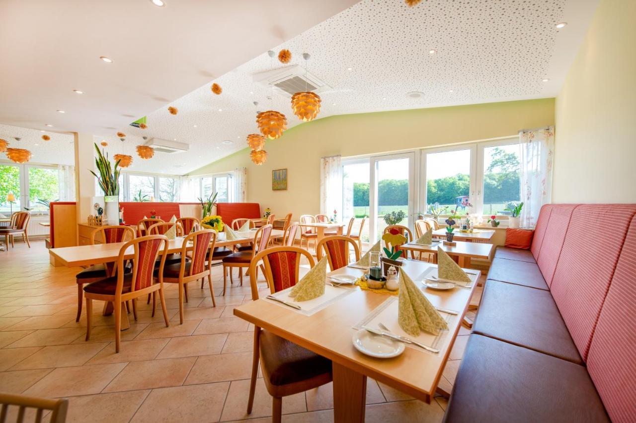 Waldesblick, Hotel-Restaurant Лар Экстерьер фото