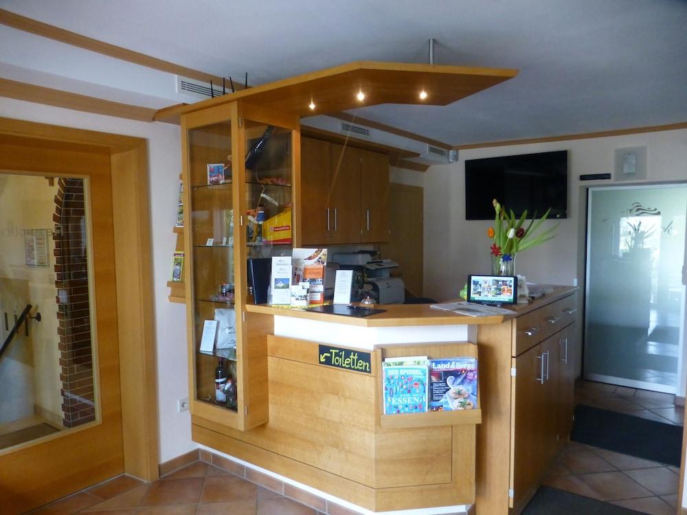 Waldesblick, Hotel-Restaurant Лар Экстерьер фото